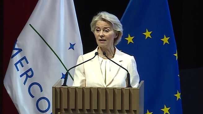 Debemos considerar un aplazamiento en las redes sociales, sugirió la presidenta de la Comisión Europea Úrsula Von der Leyen.