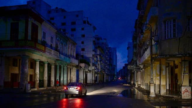 Toda la isla quedó a oscuras desde el viernes pasado.