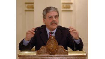 El Estado nacional fijó su papel rector en el Plan Nuclear y sus usos pacíficos en función de la salud pública y la generación de energía nucleoeléctrica, remarcó De Vido.