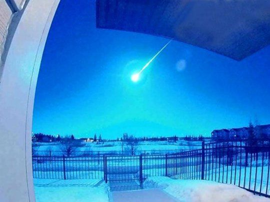 Un meteorito tiñó de azul el cielo en Canadá.