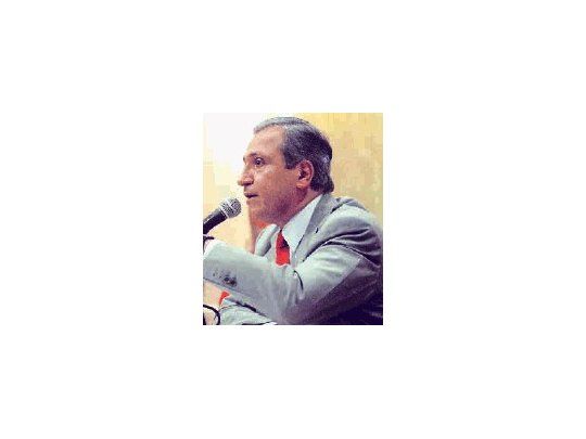 No puede eximirse a los partidos políticos con lista única de la obligatoriedad de internas abiertas si no se evita que sus afiliados participen en la votación interna de otros partidos, asegura el gobernador Juan Carlos Romero.