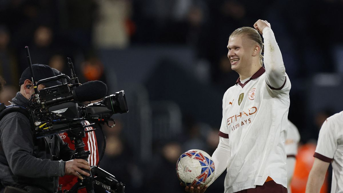 Erling Haaland put together a festival of goals and Manchester City advanced to the quarterfinals
