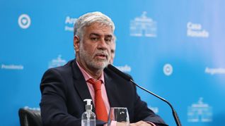 Por otra parte, ante una eventual suba del precio del pan hasta $300 el kilo, Roberto Feletti mencionó que se está trabajando en la construcción de un fideicomiso de trigo, que permita desacoplar el valor interno del cereal de los internacionales.