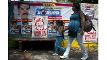 ámbito.com | Venezuela: oficialismo y oposición ignoran la veda electoral en la víspera de la votación