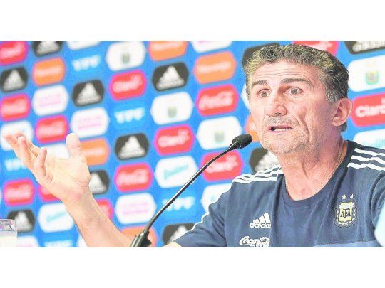 equipo ofensivo. Bauza confirmó la formación con “los cuatro magníficos en cancha” porque necesita una victoria para ir tranquilo a la altura de La Paz.