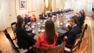 El presidente Javier Milei, en una de las pocas reuniones que mantuvo con los gobernadores.