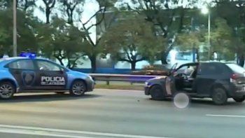 ingreso a contramano a la general paz y choco a un utilitario: hubo un herido y demoras