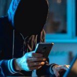 Aumentan los casos de fraudes digitales donde falsos representantes de bancos o WhatsApp logran obtener claves bancarias y datos sensibles. Aumentan los casos de fraudes digitales donde falsos representantes de bancos o WhatsApp logran obtener claves bancarias y datos sensibles.