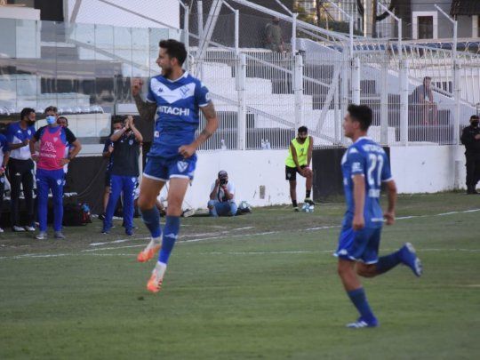 Vélez le ganó a Central Córdoba en Santiago del Estero por la Copa Diego Maradona.