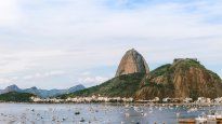 Comparar precios antes de viajar permite cuidar cada dólar. Hoteles, vuelos y comida muestran grandes diferencias entre los dos destinos más elegidos.