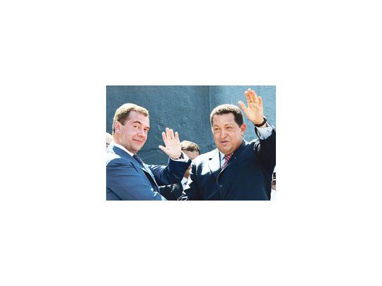 Dmitri Medvédev y Hugo Chávez, durante la reciente visita del venezolano a Rusia. La última compra de tanques y misiles por parte de Venezuela se produjo gracias a un crédito de u$s 2.200 millones concedido por el Kremlin.
