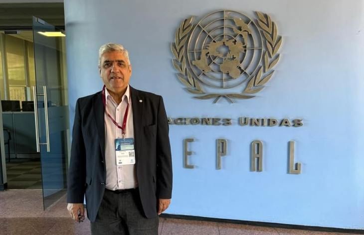 El ministro de Economía y Producción de Tucumán, Daniel Abad, en la sede de la CEPAL, Santiago de Chile. El ministro de Economía y Producción de Tucumán, Daniel Abad, en la sede de la CEPAL, Santiago de Chile.