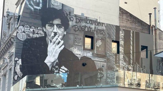 Así es el mural dedicado a Charly García.&nbsp;
