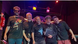 Una de las bandas que toca en el Spinettazzo que se realiza en el Roxy. Una de las bandas que toca en el Spinettazzo que se realiza en el Roxy.