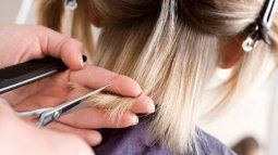 Los looks más usados combinan naturalidad, volumen y detalles relajados que se adaptan al día a día.