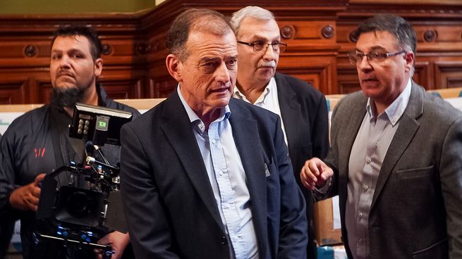 Cabildo Abierto cosechó un nuevo revés político al no poder reflotar el plebiscito contra la usura.