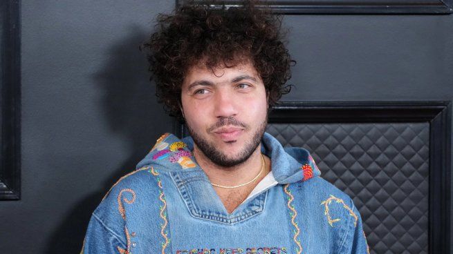 Luego de su boda íntima en California con Selena Gómez, el compositor estadounidense disfruta del éxito profesional y de una fortuna en ascenso.