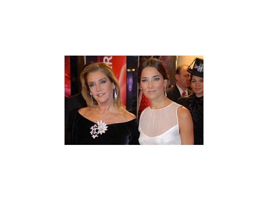 Marcela Tinayre y Juana Viale en la una edición de los premios Martín Fierro.