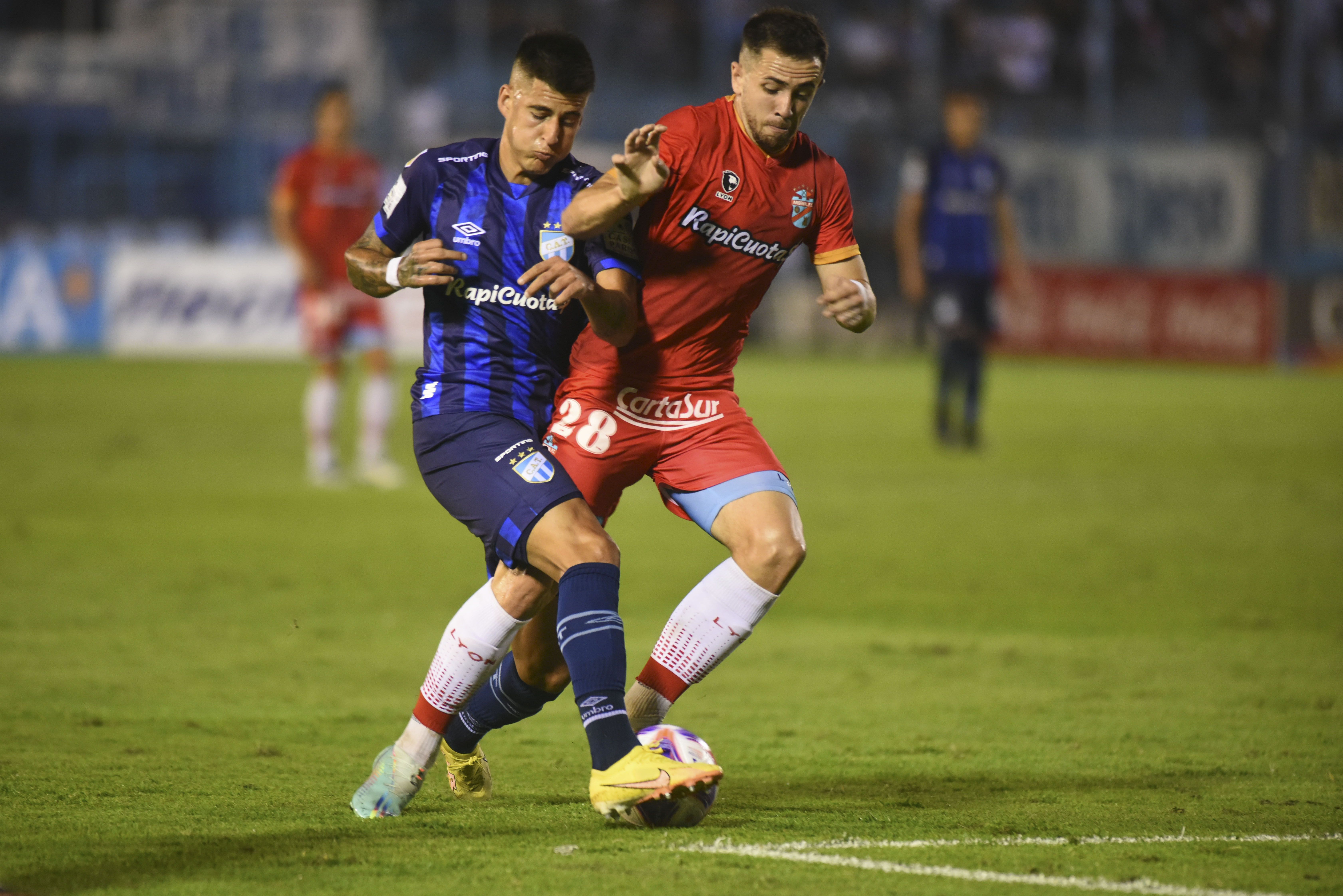Atlético Tucumán le ganó a Arsenal en la última jugada.