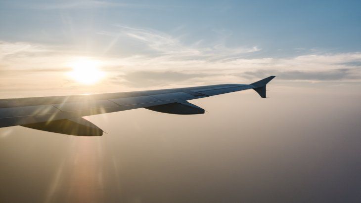 Si bien cada vez más personas viajan en avión, la cantidad de ofertas de aerolíneas es más competitiva que antes. Si bien cada vez más personas viajan en avión, la cantidad de ofertas de aerolíneas es más competitiva que antes.