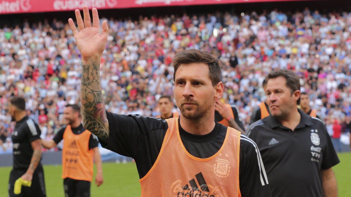 Messi volvió a Barcelona y se sumó a una acción solidaria