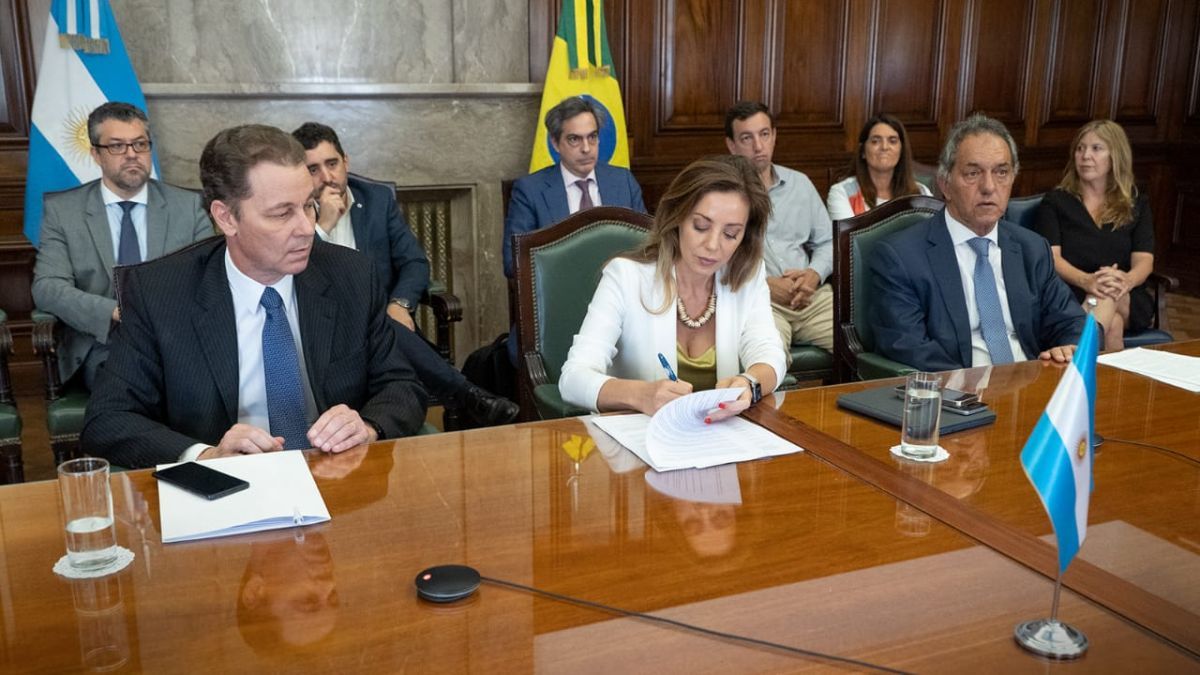 Argentina y Brasil firmaron memorándum de intercambio de energía y gas hasta 2025