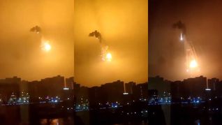 El momento en que un misil es repelido por el sistema de defensa de Kiev.&nbsp;