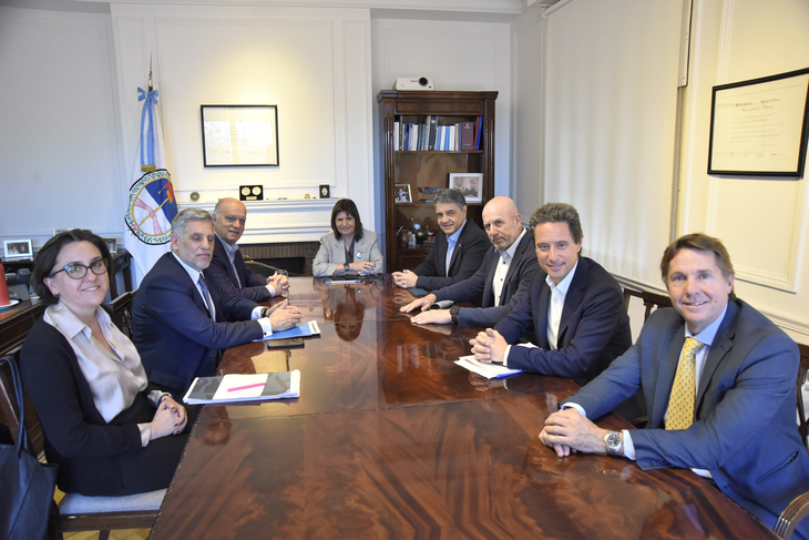 Patricia Bullrich and Jorge Macri lead the meeting where they signed the agreement for the transfer of the Federal Penitentiary Service from the CABA area. Patricia Bullrich and Jorge Macri lead the meeting where they signed the agreement for the transfer of the Federal Penitentiary Service from the CABA area.