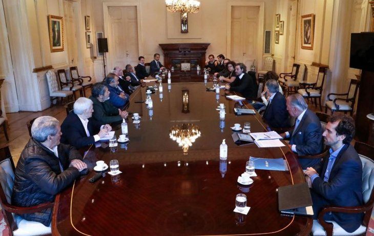 El jefe de Gabinete, Santiago Cafiero, encabez&oacute; una reuni&oacute;n con los referentes de la Uni&oacute;n Industrial Argentina, la C&aacute;mara Argentina de Comercio y Servicios y la Confederaci&oacute;n General del Trabajo.