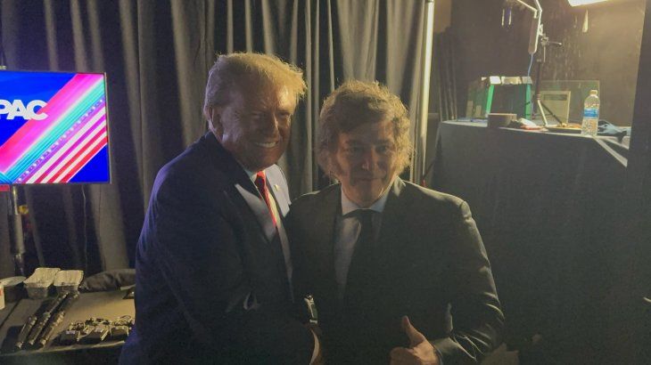 Trump y Mileoi juntos en la convención de conservadores de EEUU.