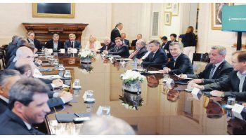 Confianza. El Gobierno cree haber logrado ayer el respaldo político necesario de los gobernadores para avanzar con reformas clave. Se abren ahora negociaciones bilaterales para pulir la letra chica.