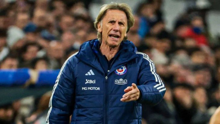 The Argentine coach of the Chilean team, Ricardo Gareca, knows that his colleague Lionel Scaloni varies the team according to the rival he has to face. That is why he will wait until the last minute to give the starting lineup for his team. The Argentine coach of the Chilean team, Ricardo Gareca, knows that his colleague Lionel Scaloni varies the team according to the rival he has to face. That is why he will wait until the last minute to give the starting lineup for his team.