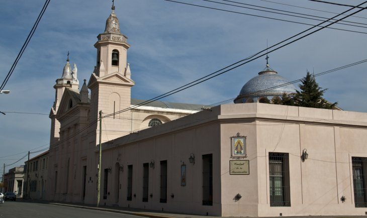 Su imponente parroquia, es una de las construcciones más admirables, frente a la plaza principal del pueblo.