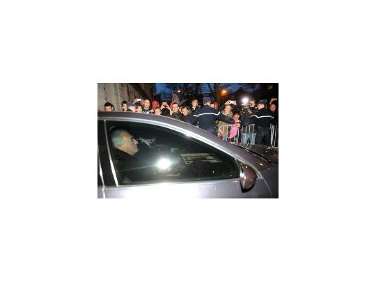 Dominque Strauss-Kahn al salir de la comisaría de Lille.