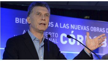 Coqueteo CFK-Massa, ganancia neta para Macri