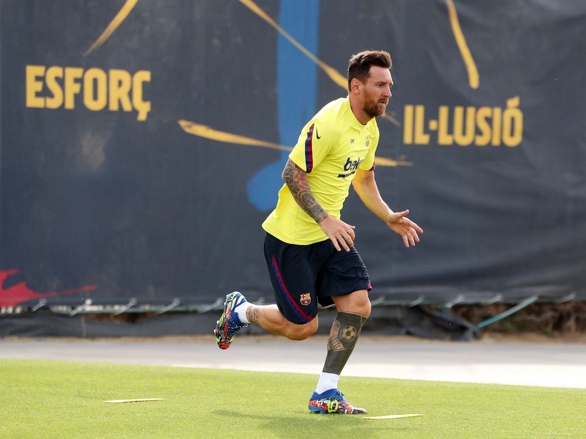 Los Excentricos Botines Con Los Que Messi Volvio A Los Entrenamientos