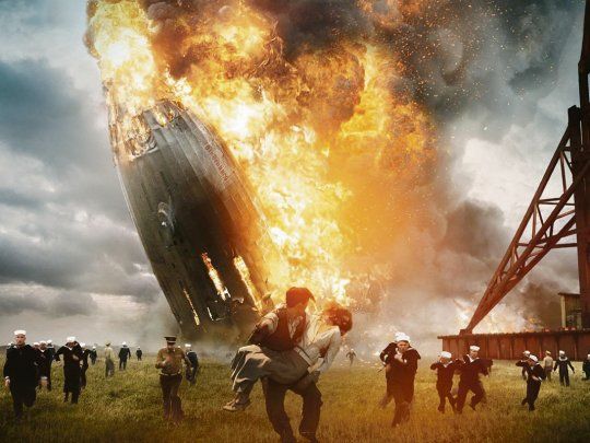 hindenburg. Robert Wise llevó la historia al cine en una película de 1975. La versión actual cuenta con modernos efectos especiales.