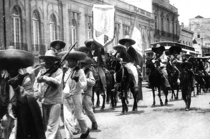 Ignacio Comonfort emite un manifiesto aceptando el Plan de Tacubaya en 1857. Ignacio Comonfort emite un manifiesto aceptando el Plan de Tacubaya en 1857.