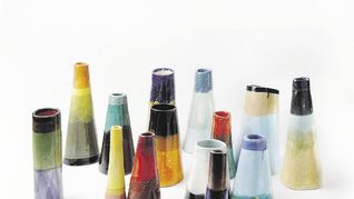 Volcanes. Las cerámicas esmaltadas de Gachi Hasper en Vasari.