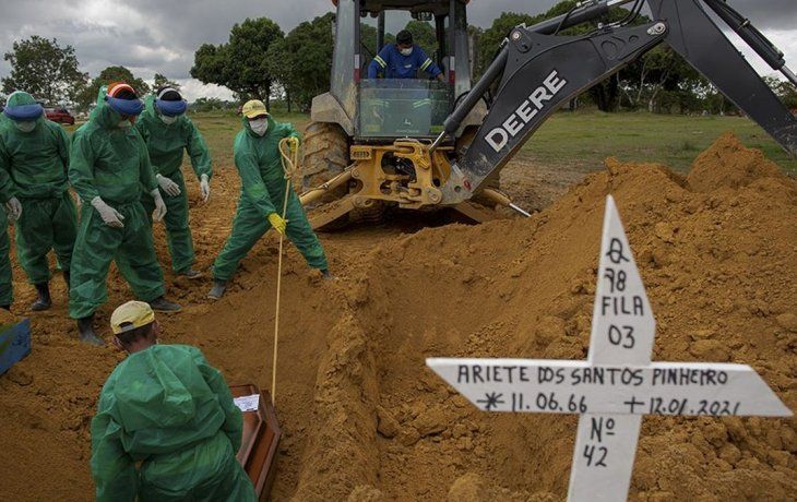 En Manaos, la capital del Amazonas, reportan muertes de pacientes con Covid-19 por falta de oxígeno. 