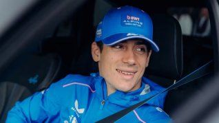 Franco Colapinto, emocionado por la presencia de su abuela en su Road Show en Palermo. Franco Colapinto, emocionado por la presencia de su abuela en su Road Show en Palermo.