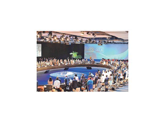 Ayer comenzó a sesionar formalmente en La Habana la cumbre de presidentes del CELAC. Anoche Cristina de Kirchner habló ante ese foro y luego se reunió con el venezolano Nicolás Maduro.