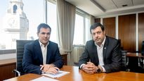 A la derecha, Darío Genua, secretario de Innovación, Ciencia y Tecnología, y a la izquierda, Juan Martín Ozores, interventor del ENACOM.