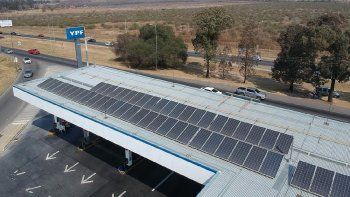 En el oeste de la capital cordobesa una estación de servicio de YPF instaló 60 paneles solares de 330 Wp de potencia cada uno para generación distribuida de energía.