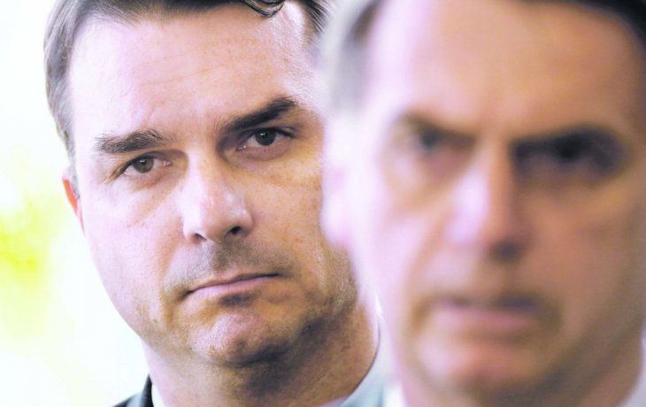 el hijo de bolsonaro rompio el silencio y pidio a sus seguidores no agachar la cabeza