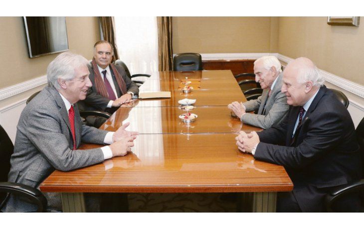 Lifschitz con Tabaré Vázquez para “intensificar vínculos”