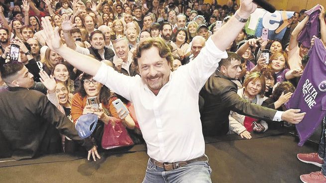 alianzas. El gobernador Sáenz buscará, como hizo en 2021, presentar dos frentes que confluyan en su candidatura a la reelección: uno ligado al peronismo y otro a sectores de centro que conviven en la gestión local.