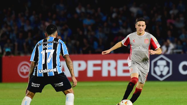 Estudiantes amargó a Gremio, que quedó segundo.