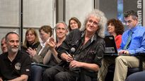 Brian May, responsable de traer muestra de un asteroide clave.&nbsp;