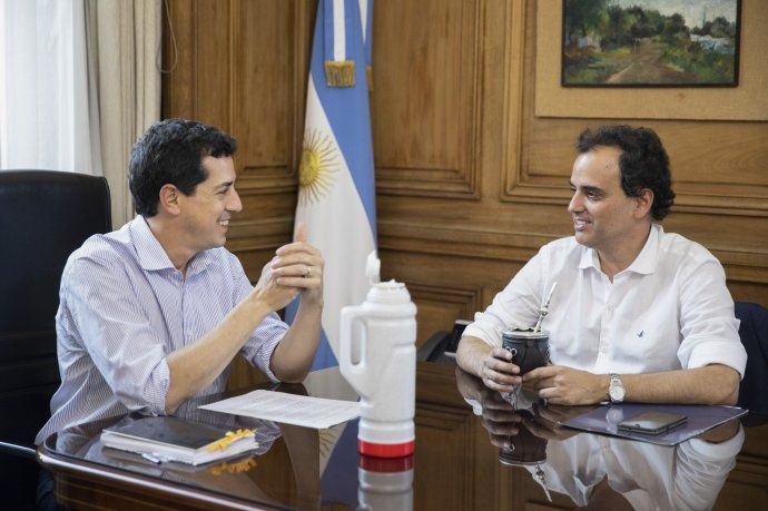 El ministro del Interior, Wado de Pedro, y el intendente de Río Cuarto, José Manuel Llamosas. (Foto de archivo)